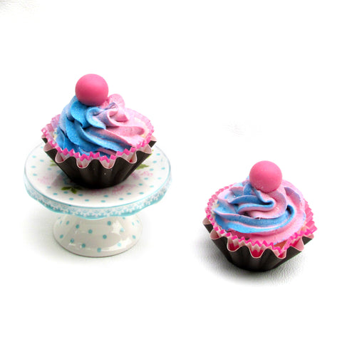 2 Regular Sized Cupcakes